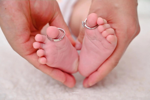 黔南宝宝睡觉头上都是汗